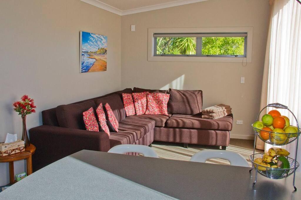 Orca Lodge Raglan Esterno foto