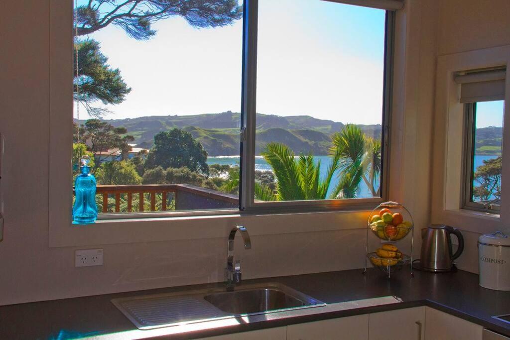 Orca Lodge Raglan Esterno foto